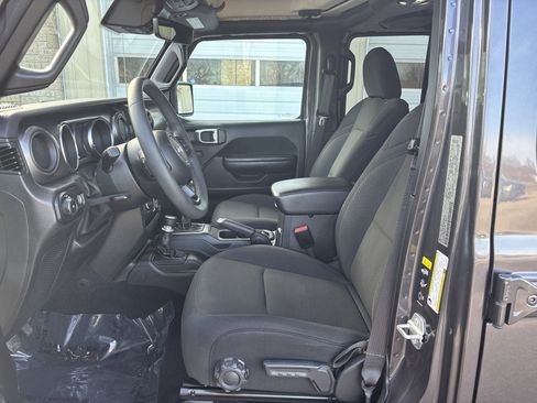 Used 2023 Jeep Wrangler Sport S image 21