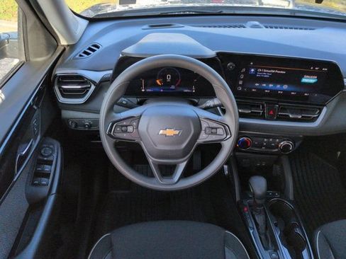 Used 2025 Chevrolet TrailBlazer LT w/ Driver Confidence Package FWD image 15