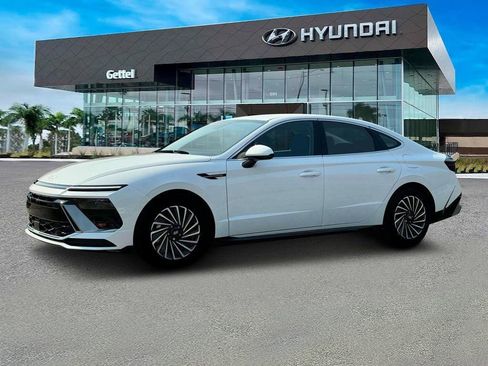 New 2025 Hyundai Sonata SEL image 2