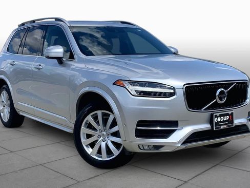 Used 2017 Volvo XC90 T6 Momentum w/ Vision Package AWD/4WD image 3