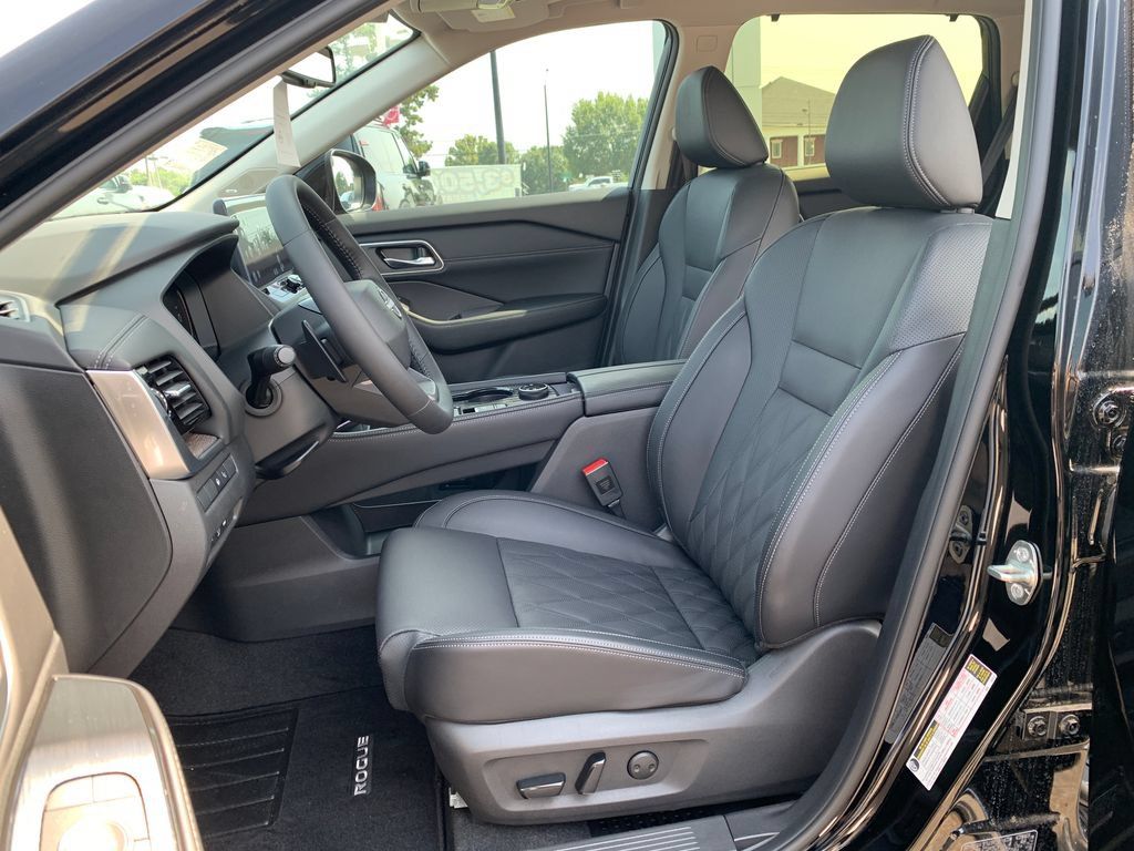 New 2026 Nissan Rogue Platinum w/ Platinum Premium Package AWD/4WD image 25