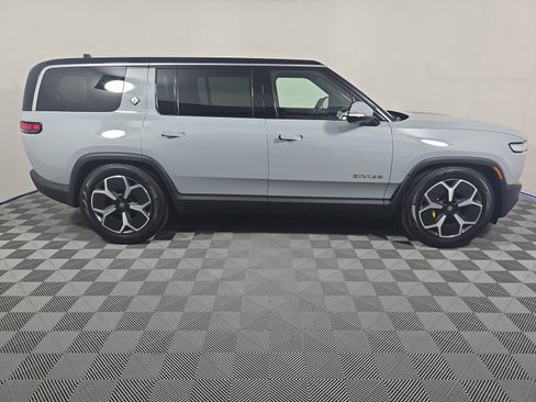 Used 2024 Rivian R1S Adventure AWD/4WD image 6