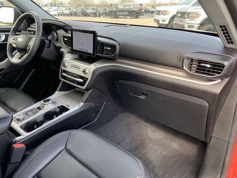 Used 2022 Ford Explorer XLT w/ Equipment Group 202A image 71