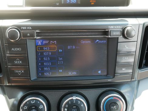 Used 2013 Toyota RAV4 LE AWD/4WD image 27