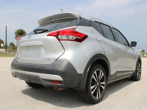 Used 2019 Nissan Kicks SR FWD image 19