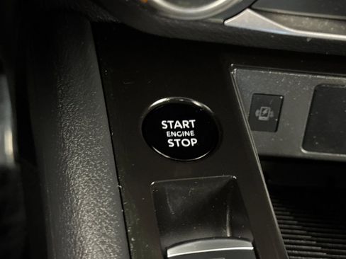 Used 2025 Nissan Kicks SV image 21