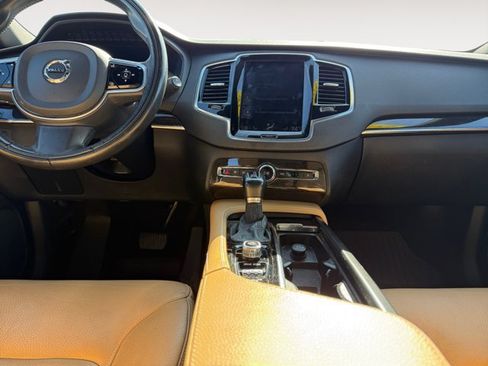 Used 2018 Volvo XC90 T6 Momentum w/ Convenience Package AWD/4WD image 13