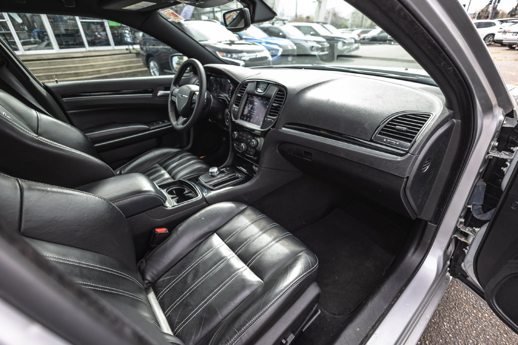 Used 2023 Chrysler 300 S RWD image 27