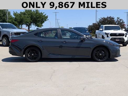 Used 2025 Toyota Camry SE FWD image 4