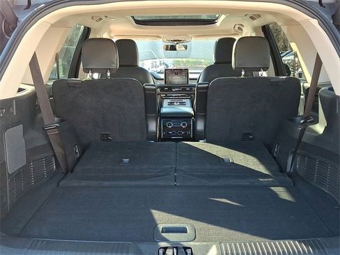 Used 2023 Lincoln Aviator AWD w/ Premium Package image 29