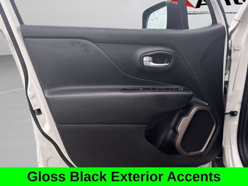 Used 2023 Jeep Renegade Latitude AWD/4WD image 20