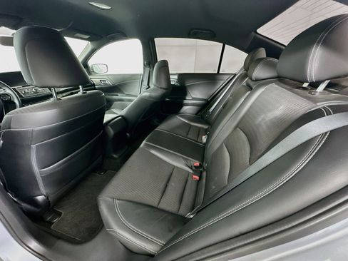 Used 2017 Honda Accord Sport image 25