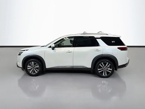 Used 2024 Nissan Pathfinder Platinum w/ Cargo Package AWD/4WD image 6