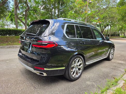 Used 2025 BMW X7 xDrive40i AWD/4WD image 7