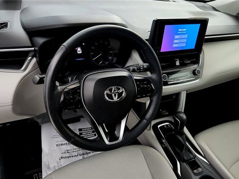 Certified 2023 Toyota Corolla Cross LE image 36