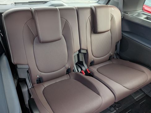 Used 2025 Volkswagen ID. Buzz Pro S Plus RWD image 12