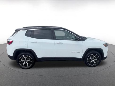 Used 2025 Jeep Compass Limited image 20