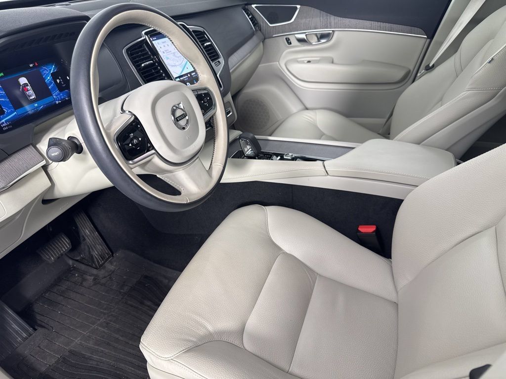 Used 2024 Volvo XC90 B6 Plus w/ Protection Package AWD/4WD image 12