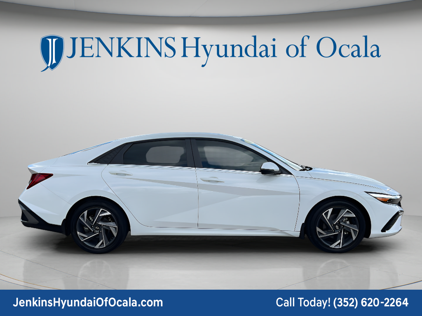 Certified 2025 Hyundai Elantra Limited FWD image 8
