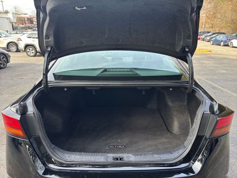 Used 2025 Nissan Altima 2.5 SV image 32