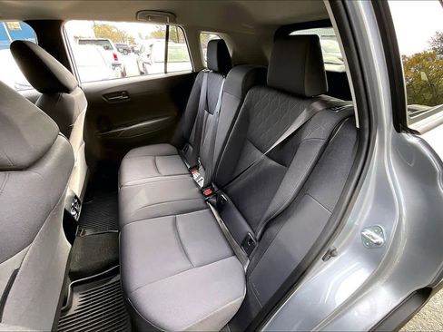 Used 2024 Toyota Corolla Cross LE image 19