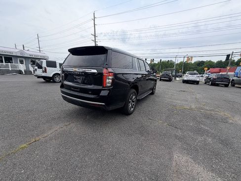 Used 2022 Chevrolet Suburban LT AWD/4WD image 23