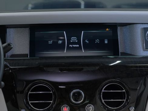 Used 2023 Rolls-Royce Phantom Sedan image 68