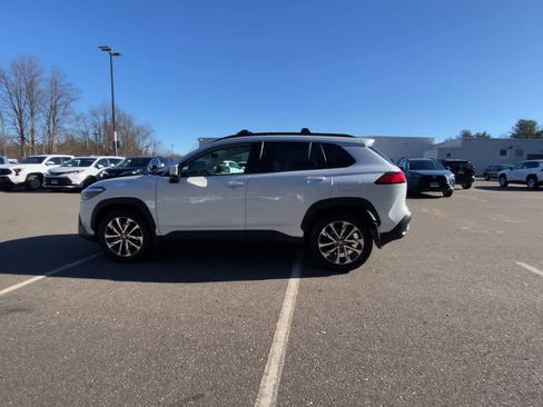 Certified 2023 Toyota Corolla Cross XLE image 11