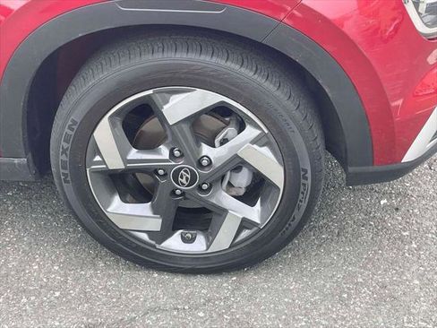 Certified 2024 Hyundai Venue SEL FWD image 6