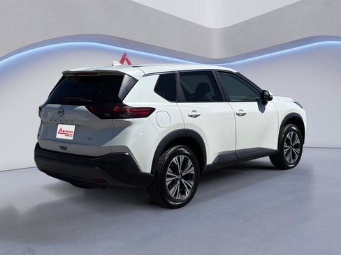 Used 2023 Nissan Rogue SV FWD image 5