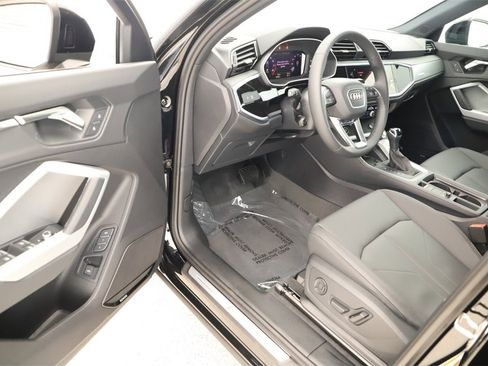 New 2025 Audi Q3 2.0T Premium image 14
