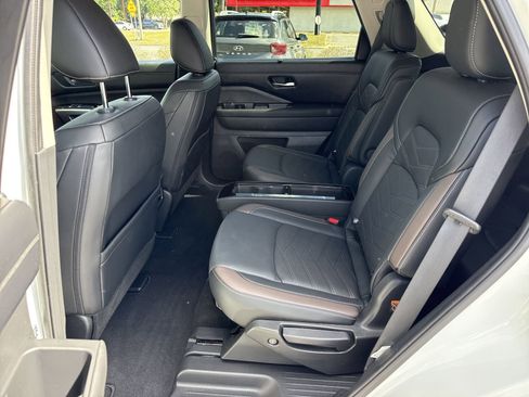 Used 2023 Nissan Pathfinder Platinum w/ Lighting Package (N93) image 10