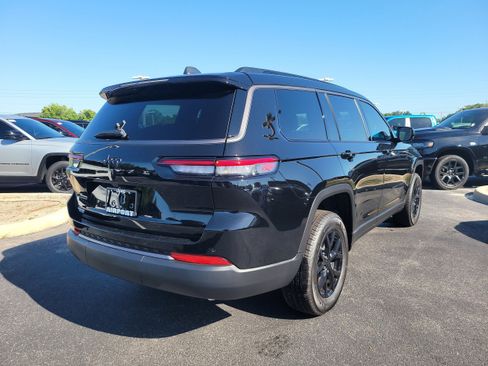 New 2026 Jeep Grand Cherokee L 2WD image 5