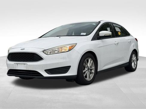 Used 2016 Ford Focus SE FWD image 3