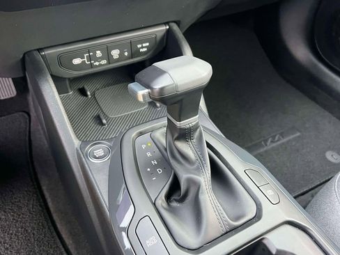 Used 2025 Kia K4 EX image 29