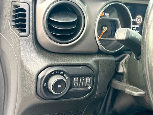 Used 2022 Jeep Wrangler Unlimited Sport S image 11