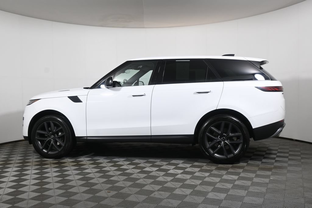 Used 2024 Land Rover Range Rover Sport SE AWD/4WD image 2