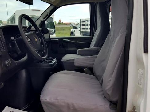 Used 2012 Chevrolet Express 3500 image 17