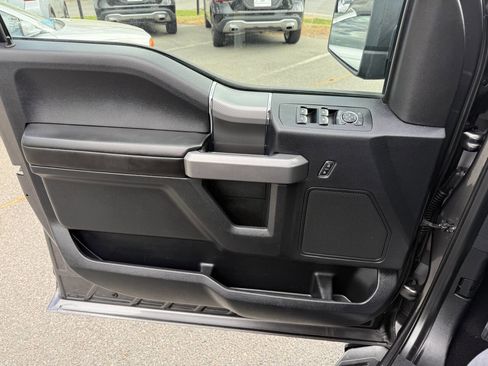 Used 2015 Ford F150 XLT w/ Equipment Group 302A Luxury image 22