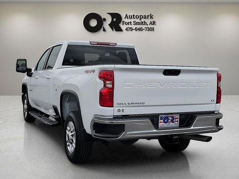 Used 2025 Chevrolet Silverado 2500 LT w/ Convenience Package AWD/4WD image 4