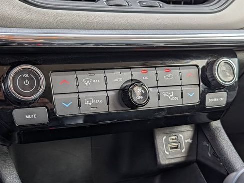 Used 2022 Jeep Compass Limited AWD/4WD image 17