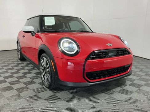 Certified 2025 MINI Cooper 2-Door Hardtop FWD image 4