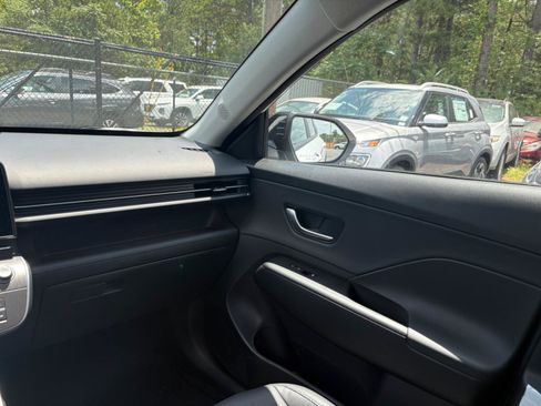 Used 2026 Hyundai Kona SEL Premium FWD image 23