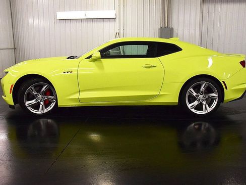 Used 2021 Chevrolet Camaro LT w/ Technology Package image 4