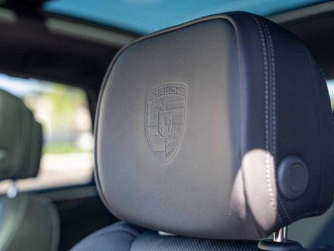 New 2026 Porsche Macan AWD/4WD image 14