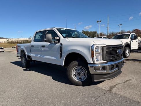 New 2026 Ford F250 XL w/ XL Chrome Package image 3