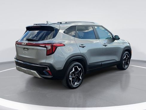 Used 2024 Kia Seltos EX FWD image 3