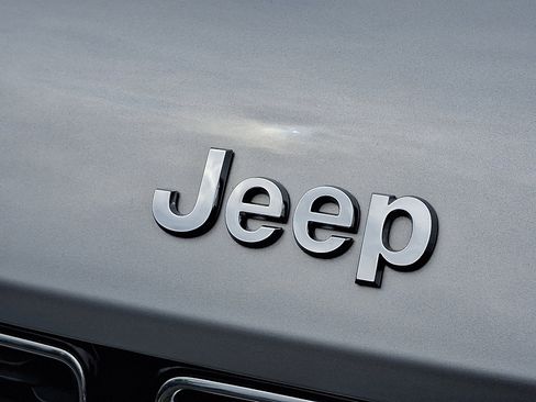 Certified 2023 Jeep Grand Cherokee Limited AWD/4WD image 29