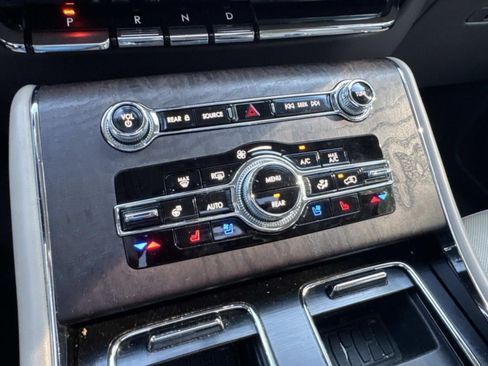 Used 2021 Lincoln Aviator Reserve w/ Elements Package Plus AWD/4WD image 29