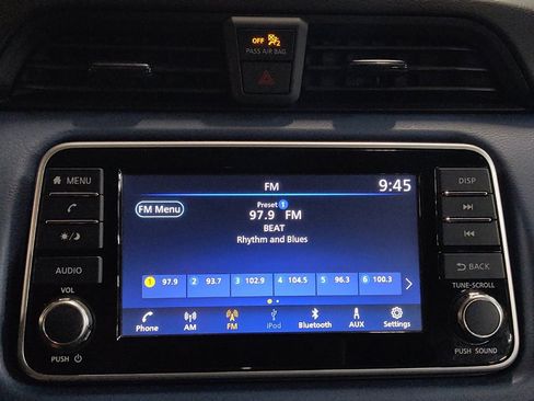 Used 2025 Nissan Versa SV FWD image 25